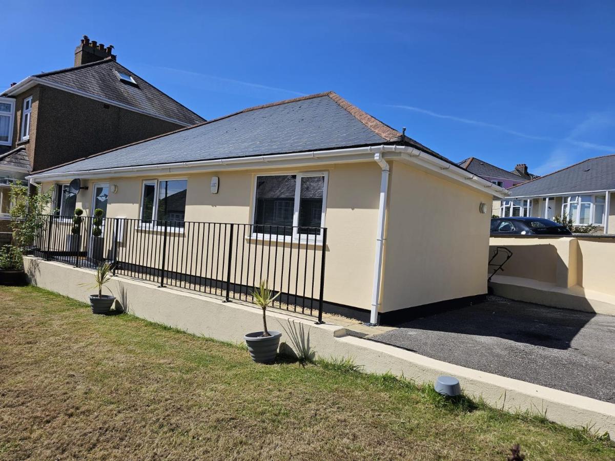 Two Bedroom Detached Modern Bungalow Close To Plymouth Argyle Fc ภายนอก รูปภาพ